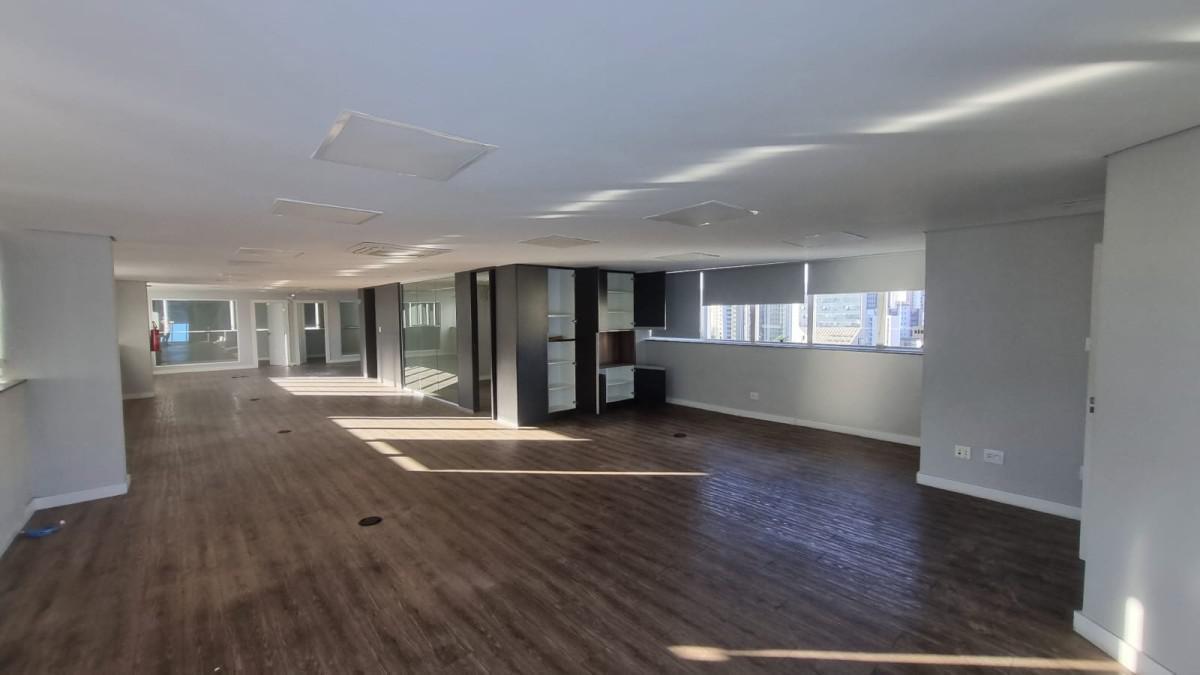 Sala, Savassi, 0 Quarto, 8 Vagas