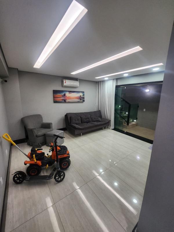 Casa, Cabral, 3 Quartos, 4 Vagas, 1 Suíte