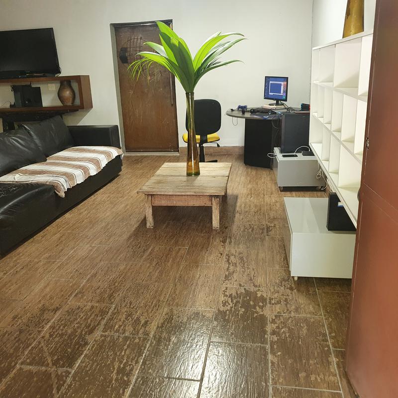 Casa, João Pinheiro, 1 Quarto, 1 Vaga