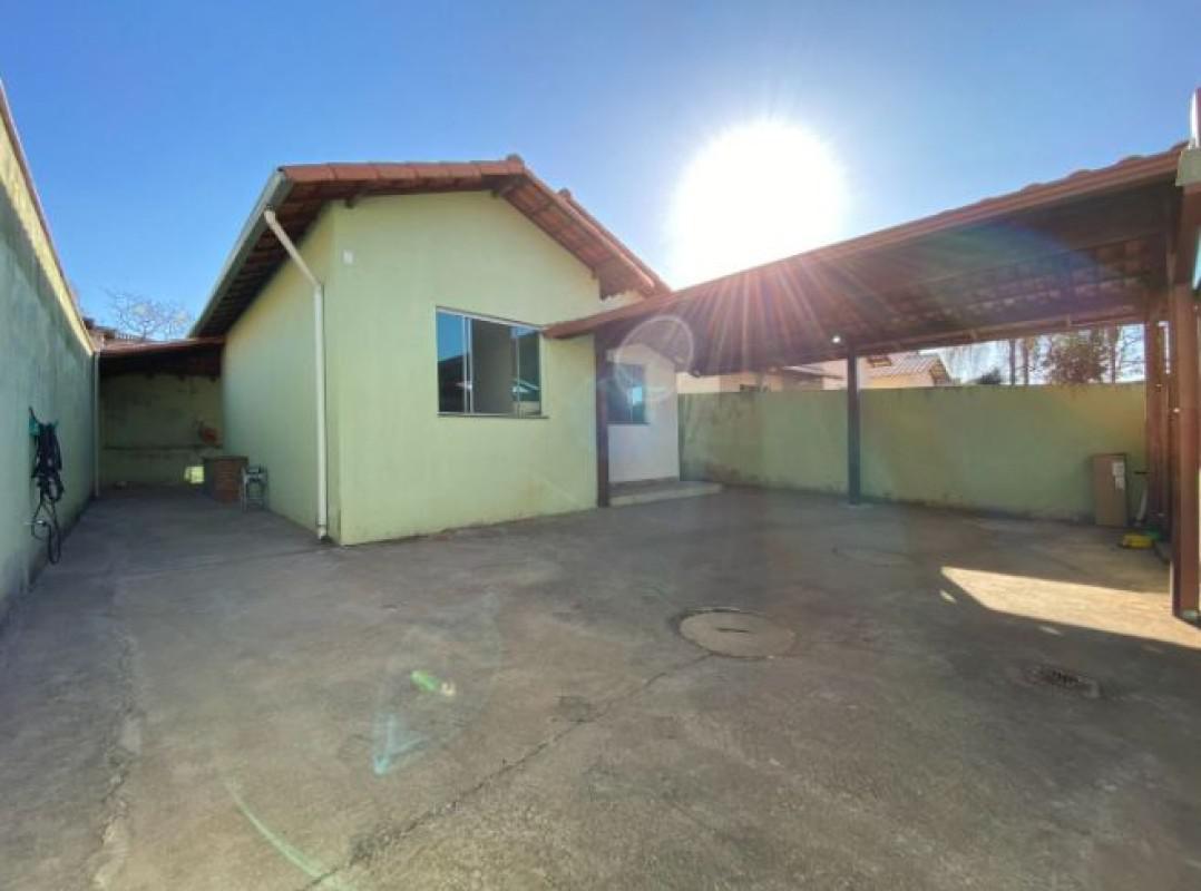 Casa, Bom Jardim, 2 Quartos, 3 Vagas