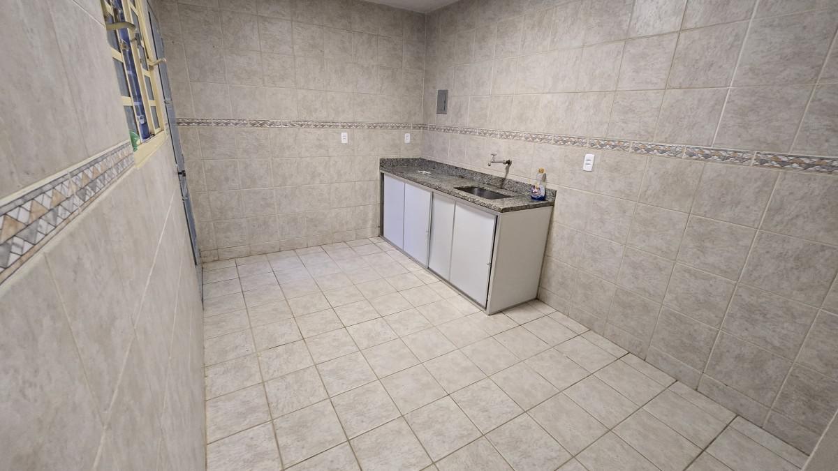 Casa, Castelo, 4 Quartos, 2 Vagas, 1 Suíte