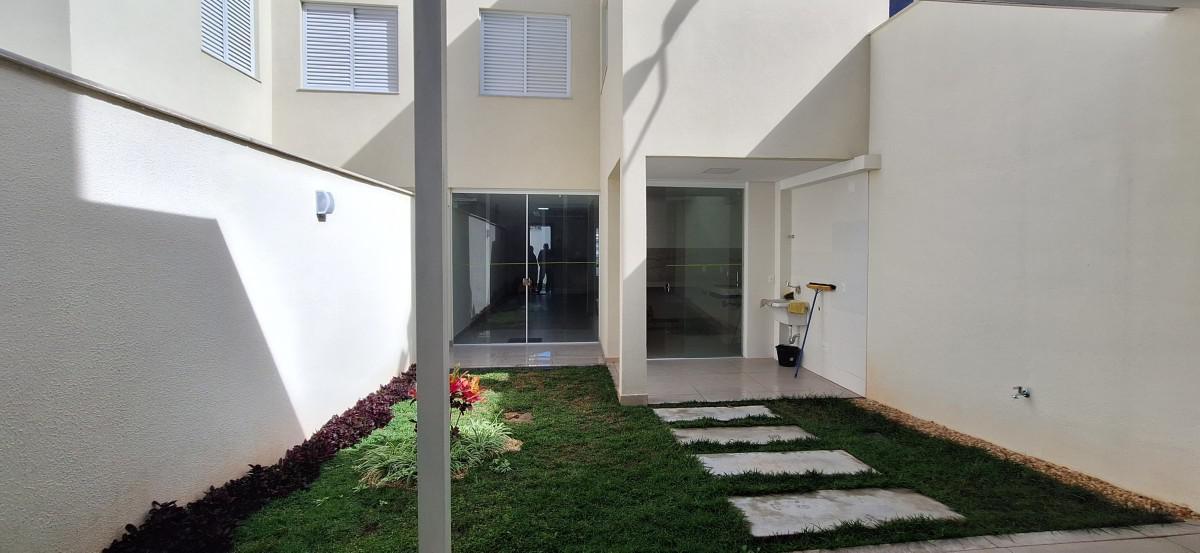 Casa, Nova Floresta, 4 Quartos, 2 Vagas, 2 Suítes