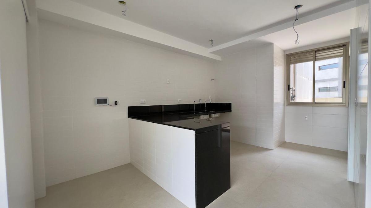 Apartamento, Cruzeiro, 4 Quartos, 4 Vagas, 2 Suítes