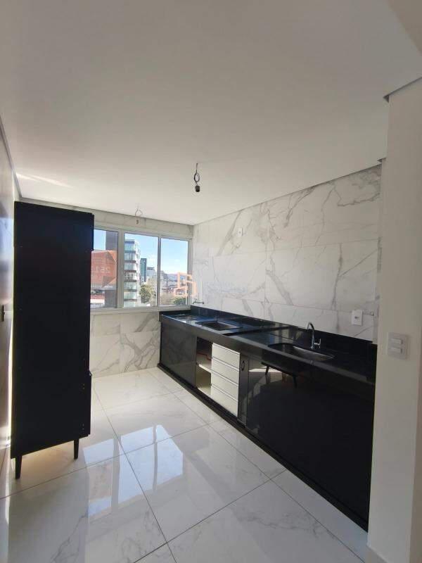 Apartamento, Barreiro, 3 Quartos, 2 Vagas, 1 Suíte