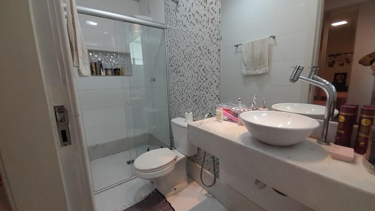 Casa, João Pinheiro, 4 Quartos, 2 Vagas, 3 Suítes