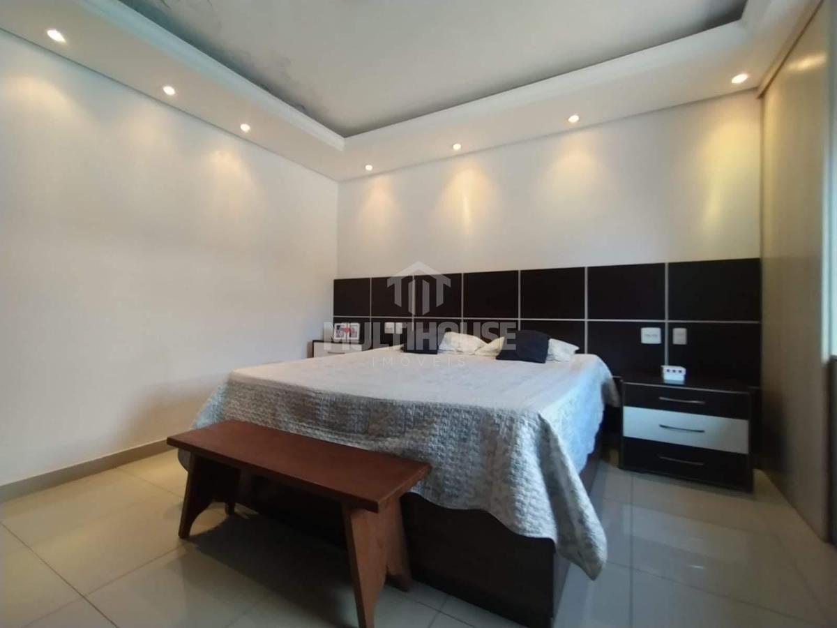 Casa, Heliópolis, 5 Quartos, 4 Vagas, 2 Suítes