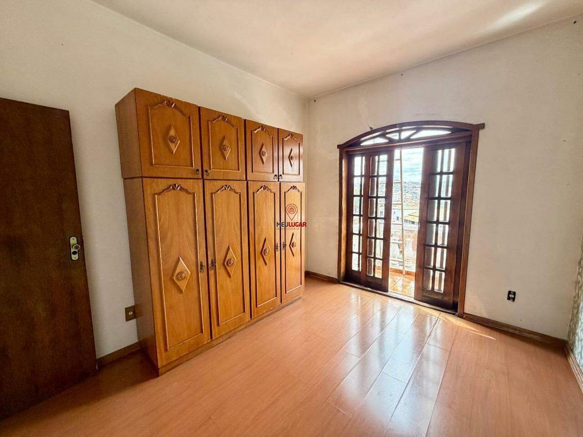 Casa, Tirol, 3 Quartos, 5 Vagas