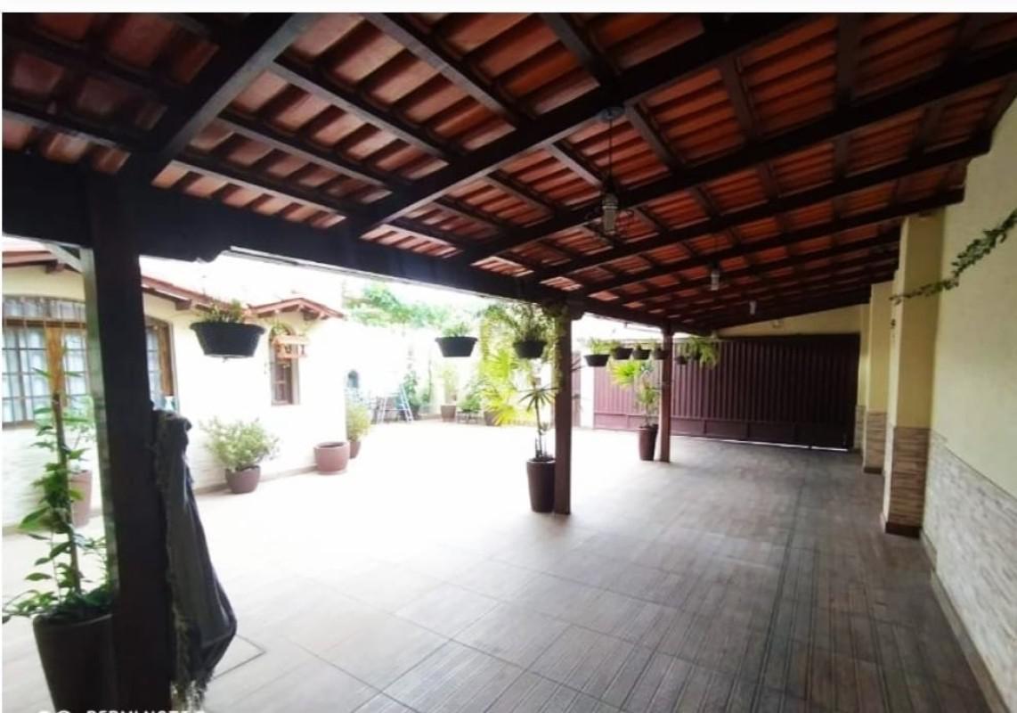 Casa, São Geraldo, 6 Quartos, 5 Vagas, 2 Suítes