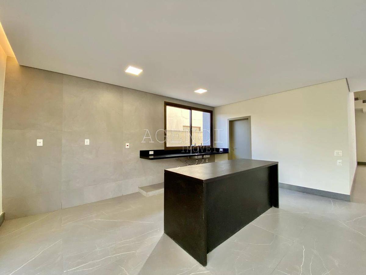 Casa, Alphaville - Lagoa dos Ingleses, 4 Quartos, 0 Vaga, 2 Suítes