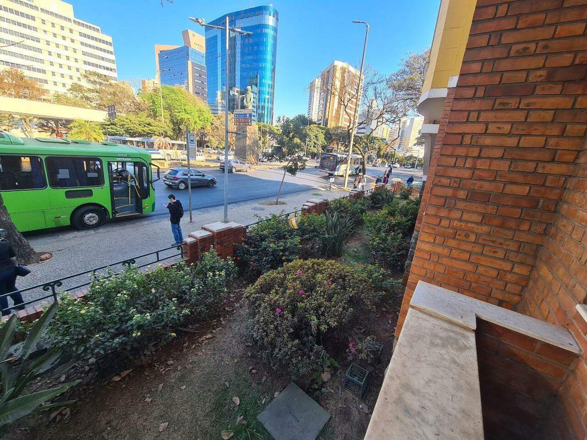 Casa, Funcionários, 6 Quartos, 6 Vagas, 1 Suíte