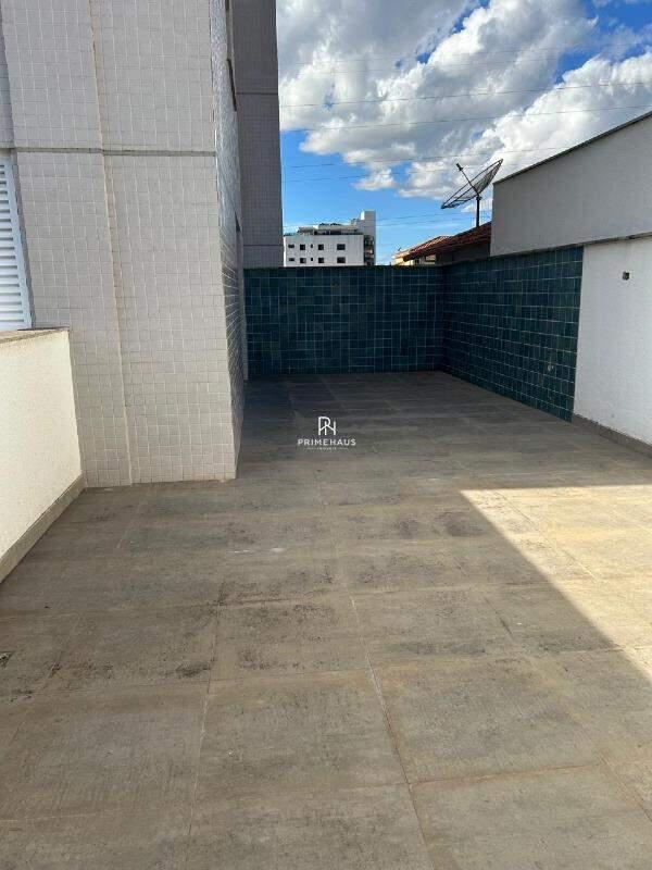 Apartamento, Castelo, 2 Quartos, 0 Vaga, 1 Suíte