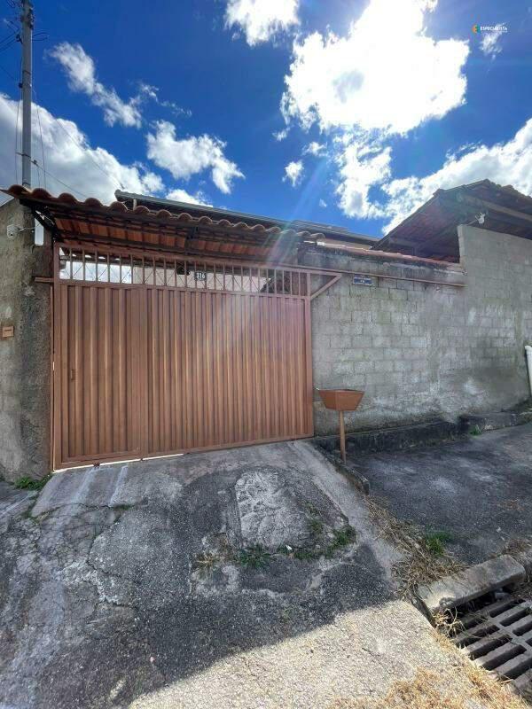 Casa, Adeodato, 2 Quartos, 3 Vagas