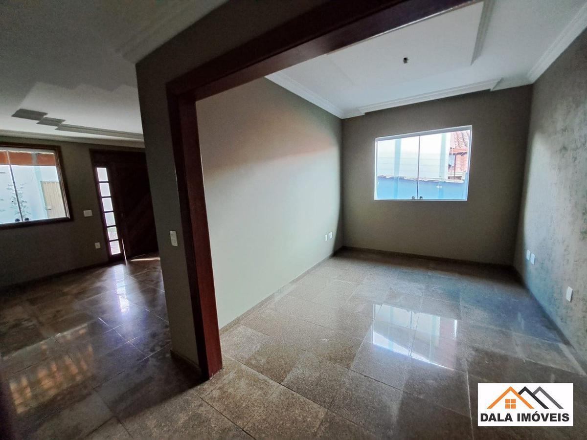 Casa, Santa Mônica, 4 Quartos, 5 Vagas, 2 Suítes