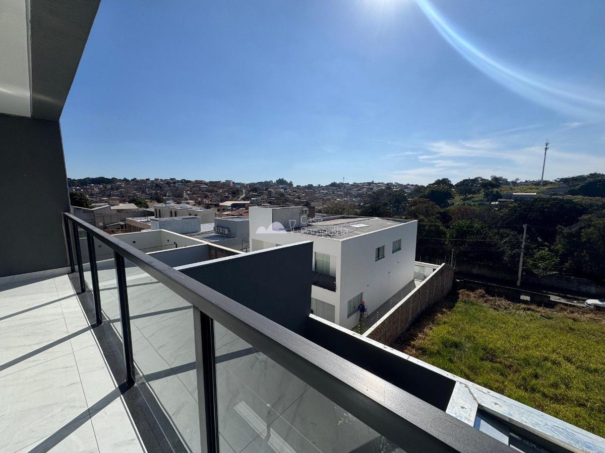 Casa, Trevo, 4 Quartos, 4 Vagas, 1 Suíte