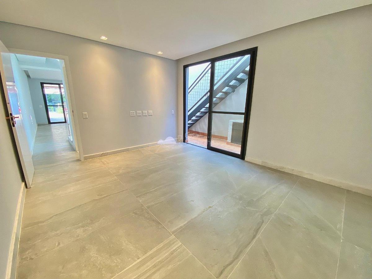 Casa, Planalto, 4 Quartos, 2 Vagas, 3 Suítes