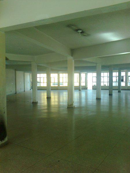 Sala, Industrial, 0 Quarto, 0 Vaga