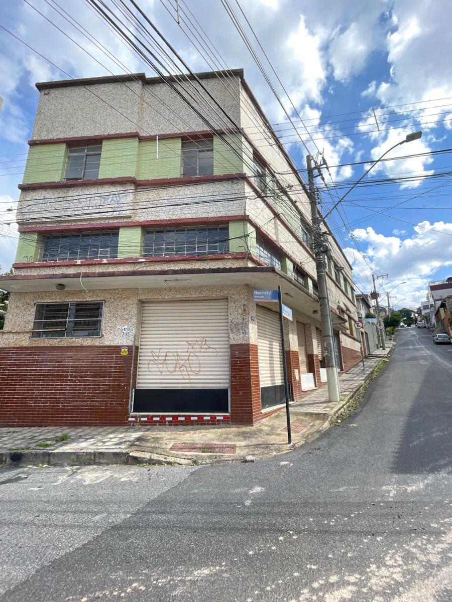 Prédio, Sagrada Família, 3 Quartos, 0 Vaga