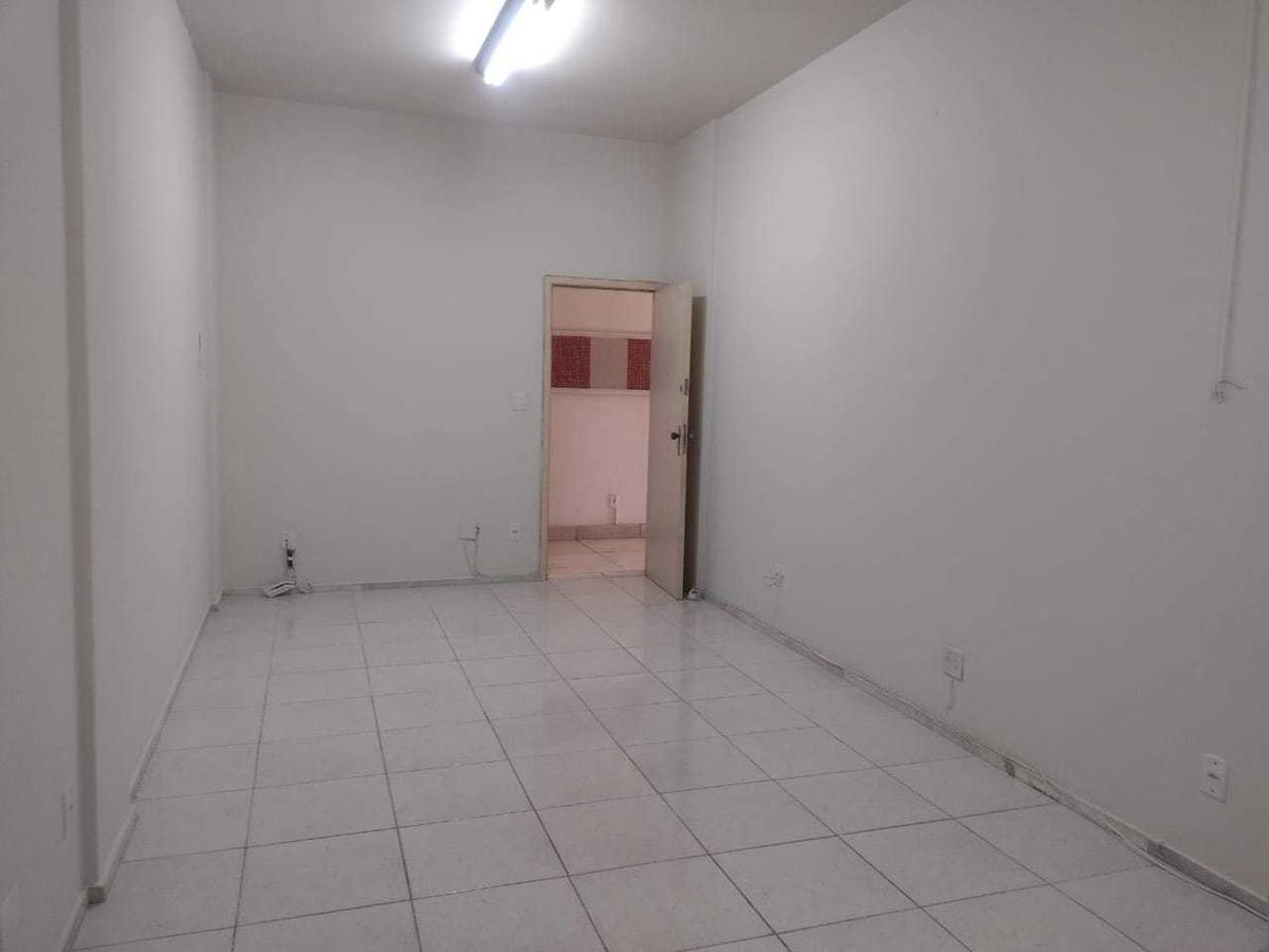 Sala, Barro Preto, 0 Quarto, 0 Vaga