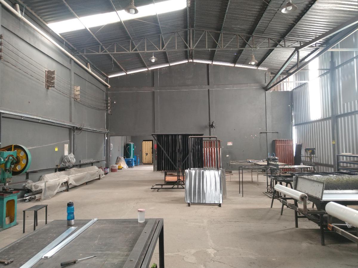 Lote, Cincão, 1 Quarto, 20 Vagas