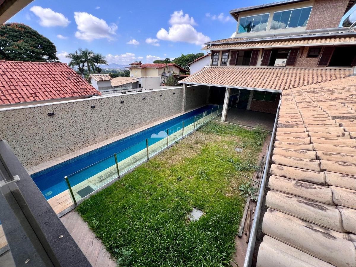 Casa, Trevo, 4 Quartos, 5 Vagas, 2 Suítes