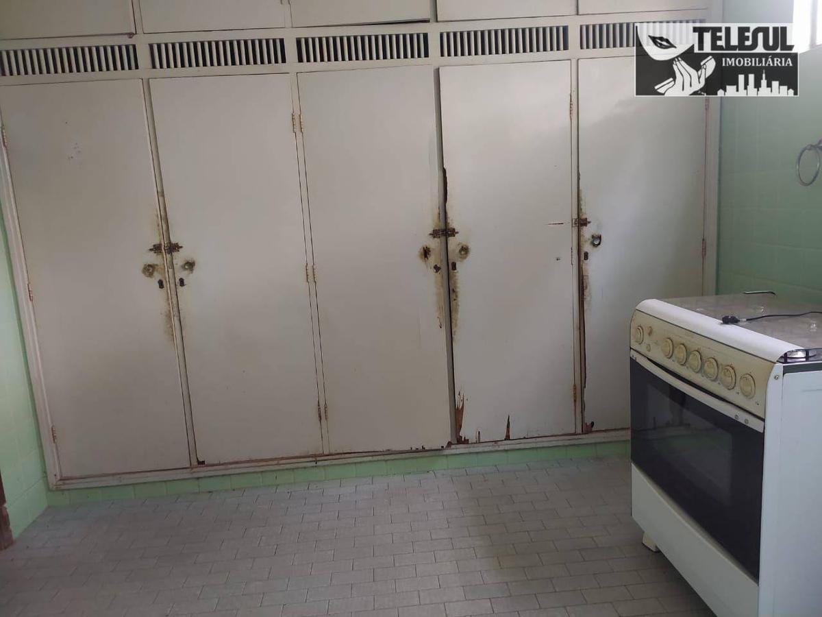 Casa, Centro, 4 Quartos, 0 Vaga, 1 Suíte