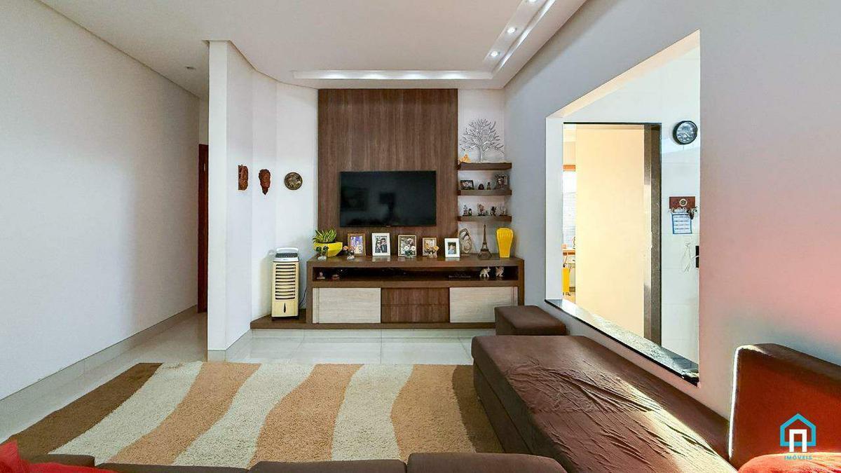 Casa, Centro, 4 Quartos, 4 Vagas, 2 Suítes