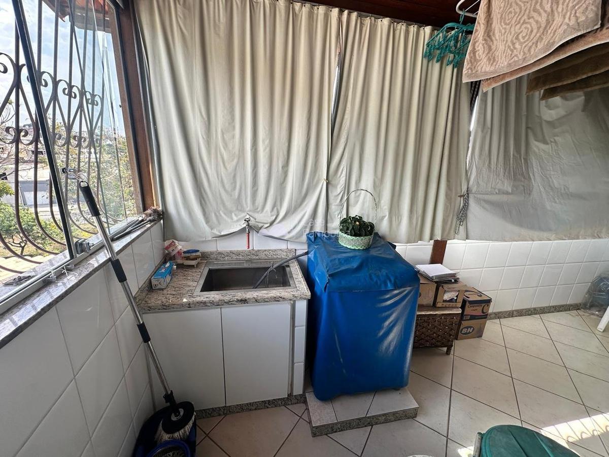 Casa, Santa Mônica, 5 Quartos, 3 Vagas, 1 Suíte