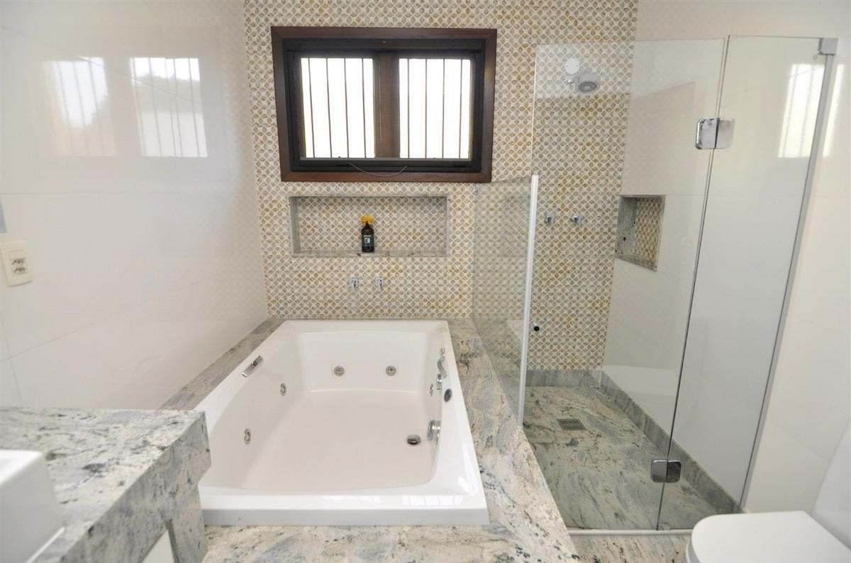 Casa, São Luiz (pampulha), 6 Quartos, 8 Vagas, 2 Suítes