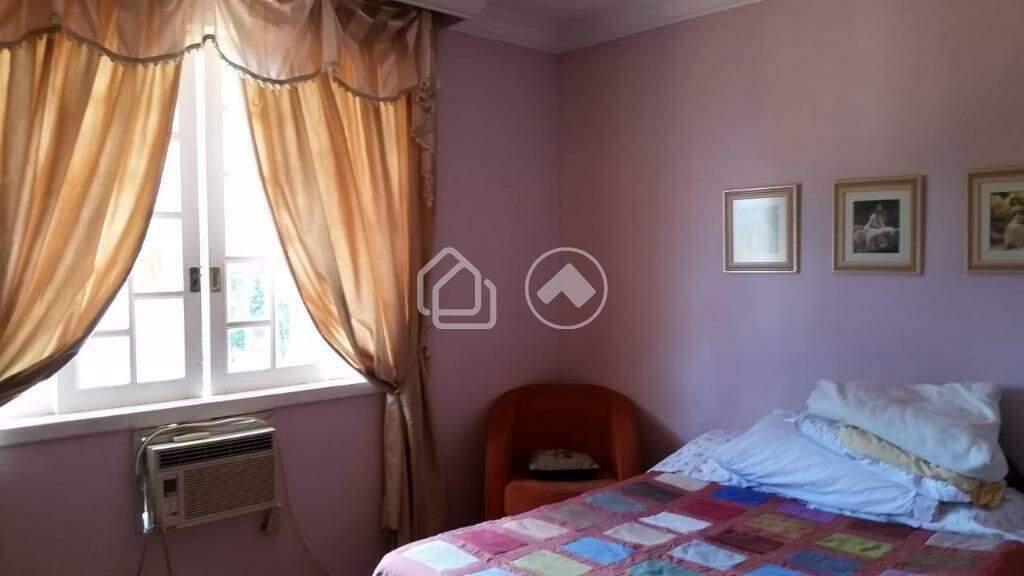 Casa, Estoril, 4 Quartos, 20 Vagas, 2 Suítes
