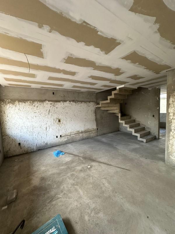 Casa, Monte Verde, 2 Quartos, 2 Vagas, 1 Suíte