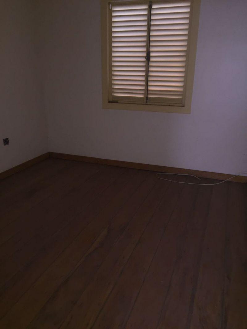 Casa, Cabral, 3 Quartos, 4 Vagas, 1 Suíte