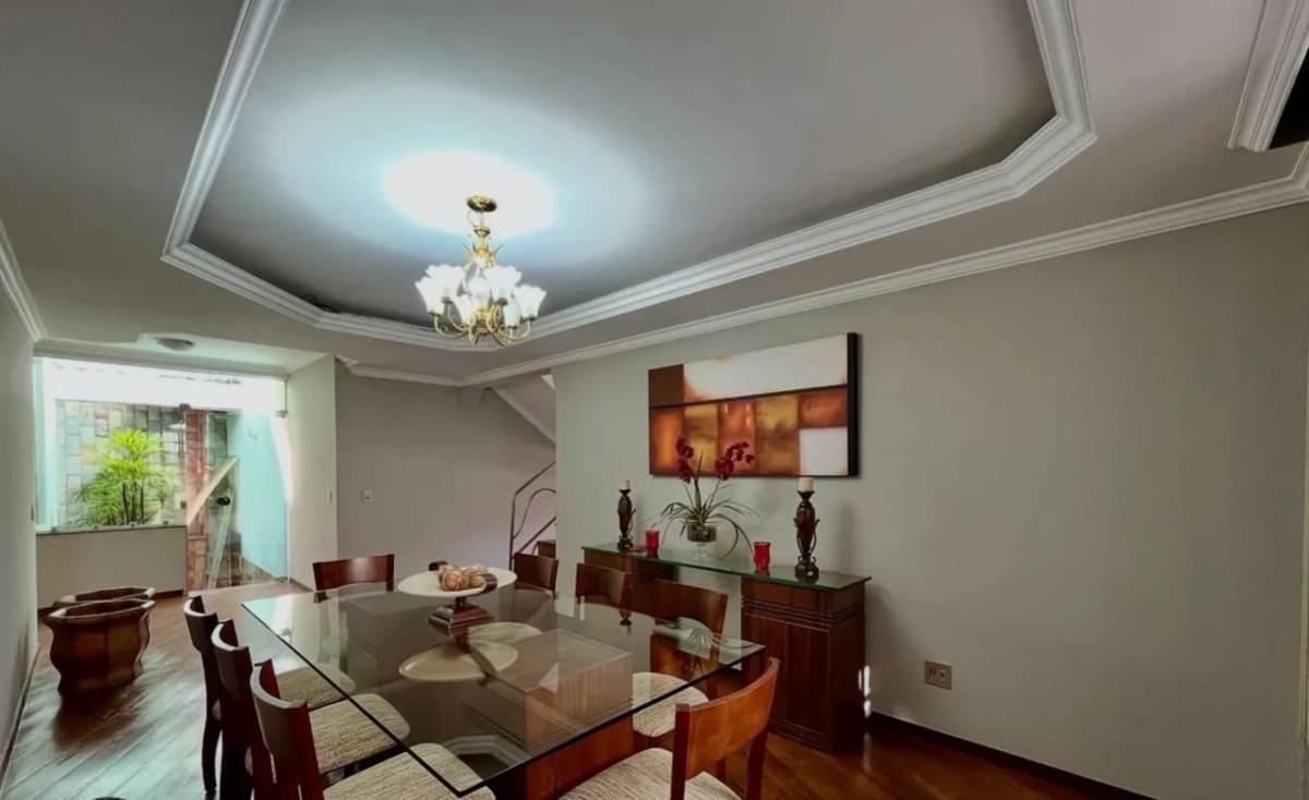 Casa, Nova Esperança, 4 Quartos, 4 Vagas, 1 Suíte