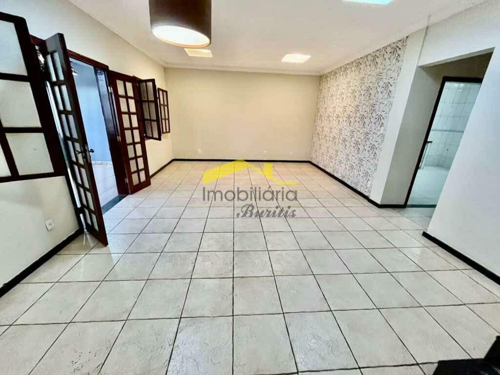 Casa, Buritis, 3 Quartos, 4 Vagas, 1 Suíte