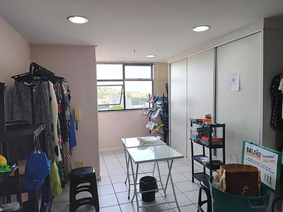 Sala, Barro Preto, 0 Quarto, 2 Vagas