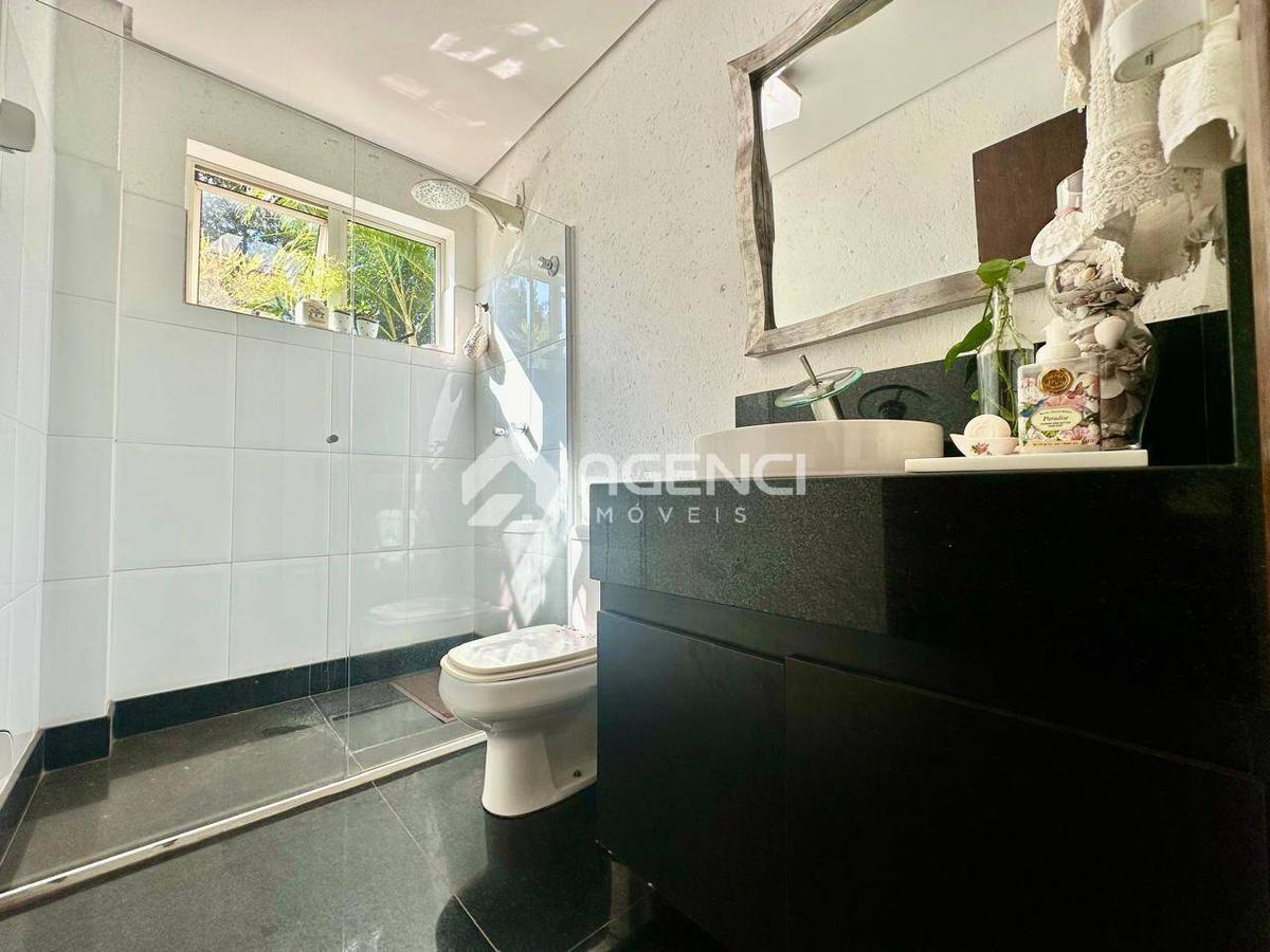 Casa, Jardim Canadá, 5 Quartos, 0 Vaga, 1 Suíte