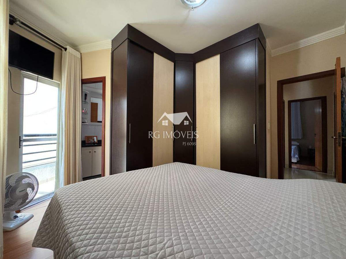 Apartamento, Barreiro, 3 Quartos, 2 Vagas, 1 Suíte