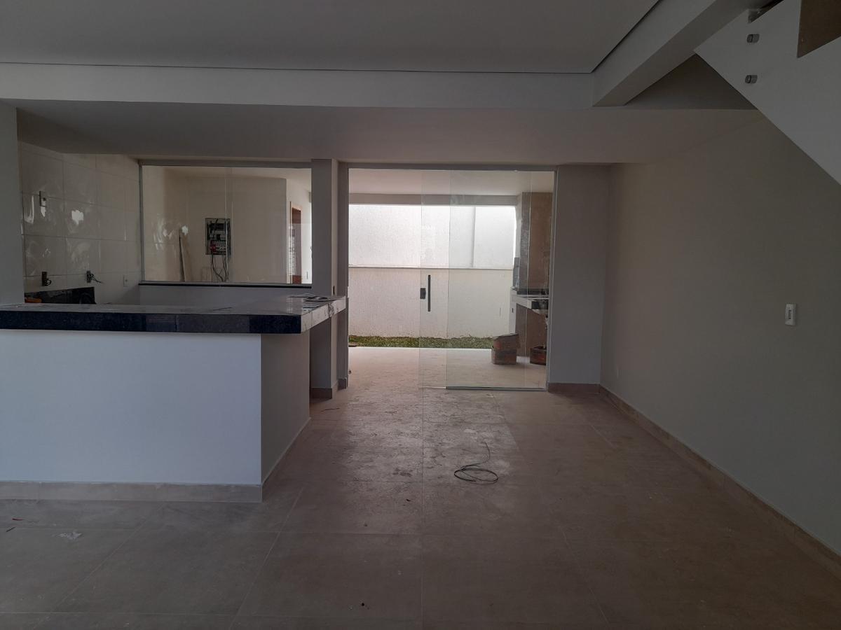 Casa, Esplanada, 3 Quartos, 2 Vagas, 1 Suíte