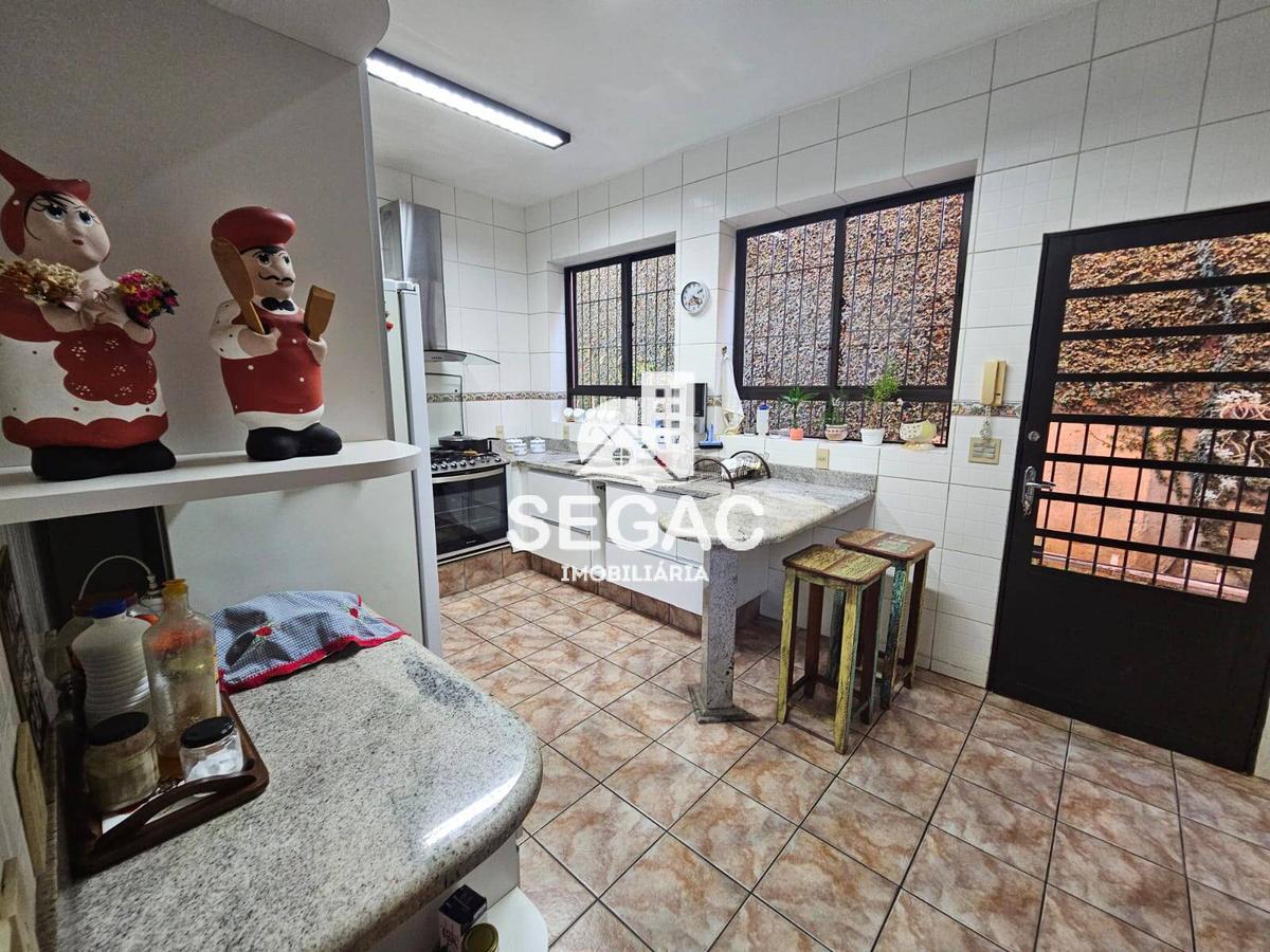 Casa, Nova Suíssa, 3 Quartos, 5 Vagas, 1 Suíte