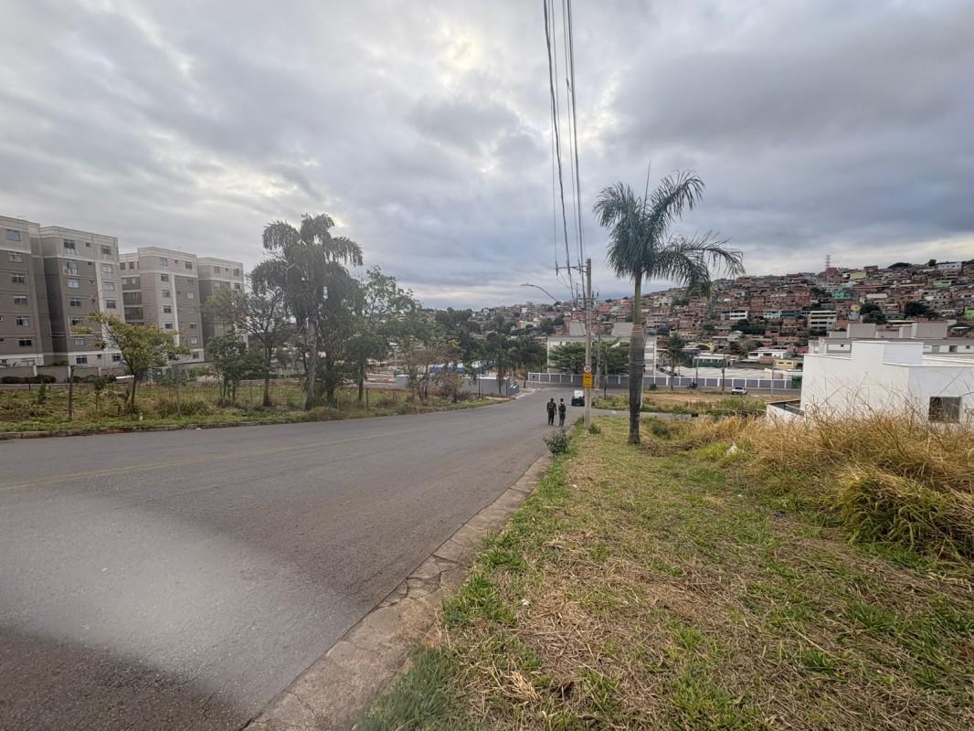 Lote, Novo Barreirinho, 0 Quarto, 0 Vaga