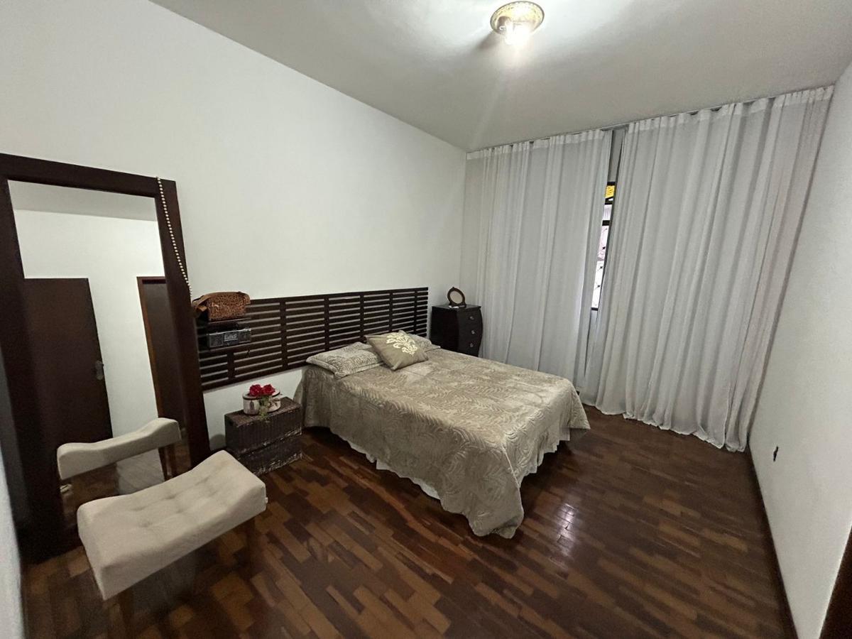 Casa, Santa Cruz Industrial, 3 Quartos, 5 Vagas, 1 Suíte