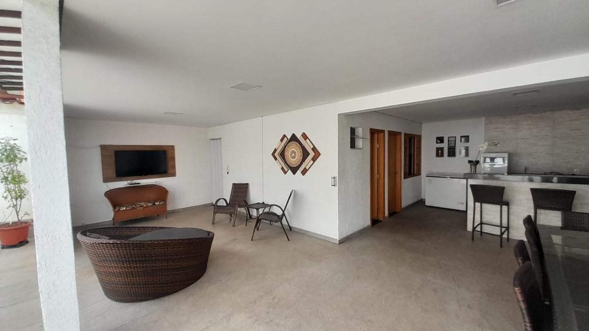 Casa, João Pinheiro, 4 Quartos, 2 Vagas, 3 Suítes