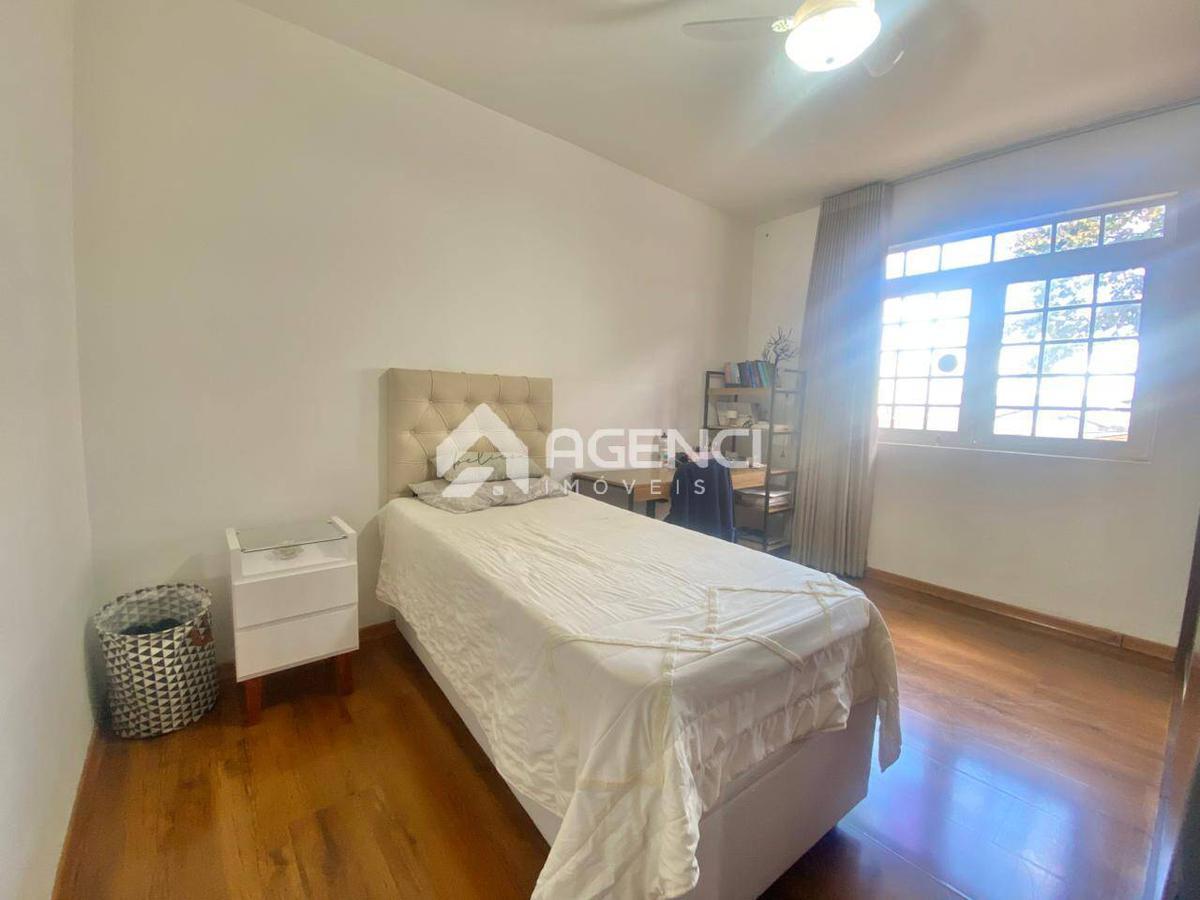 Casa, Serrano, 4 Quartos, 0 Vaga, 1 Suíte