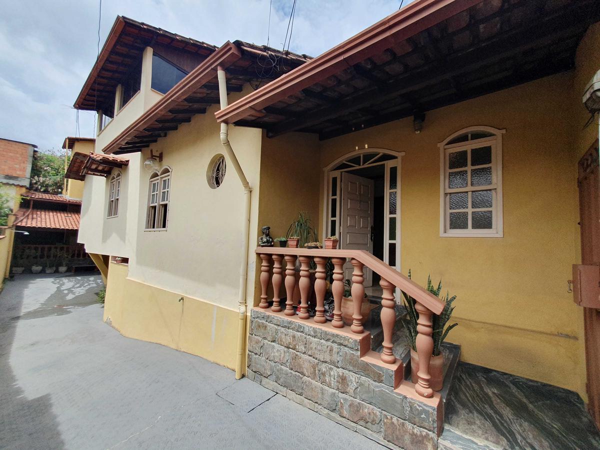 Casa, Santa Maria, 3 Quartos, 4 Vagas, 2 Suítes