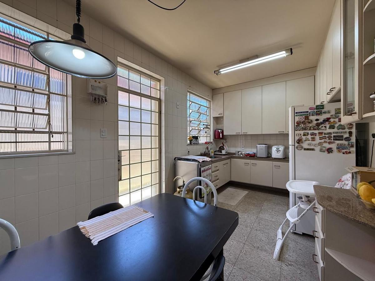 Casa, Itapoã, 3 Quartos, 4 Vagas, 1 Suíte