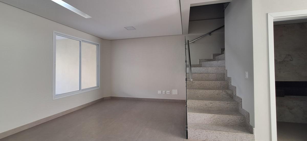 Casa, Nova Floresta, 4 Quartos, 2 Vagas, 2 Suítes