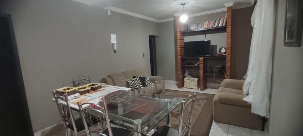 Casa, Nações Unidas, 4 Quartos, 0 Vaga, 1 Suíte