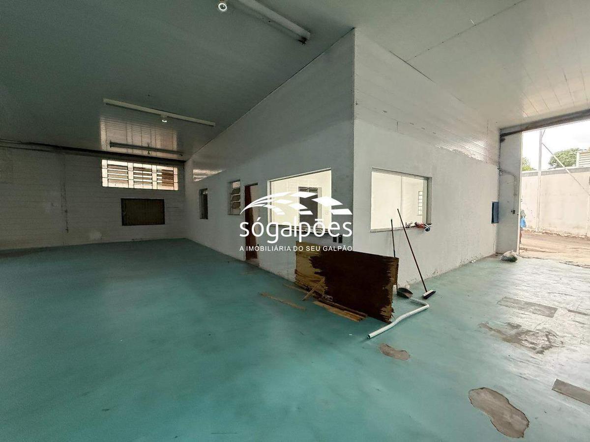 Galpão, Cincão, 20 Vagas