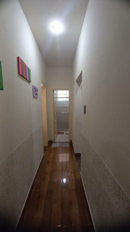 Casa, Centro, 6 Quartos, 0 Vaga, 1 Suíte
