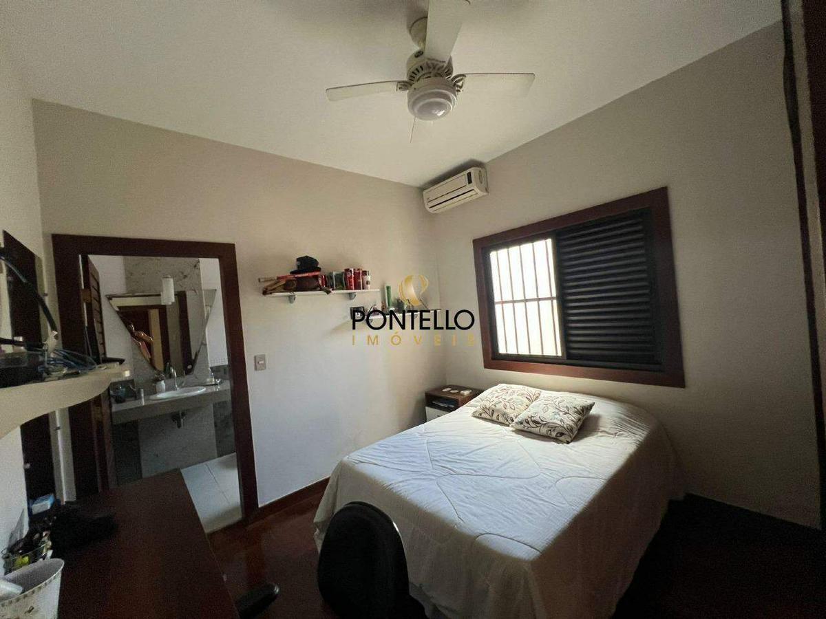 Casa, Santa Rita de Cássia, 8 Quartos, 4 Vagas, 2 Suítes