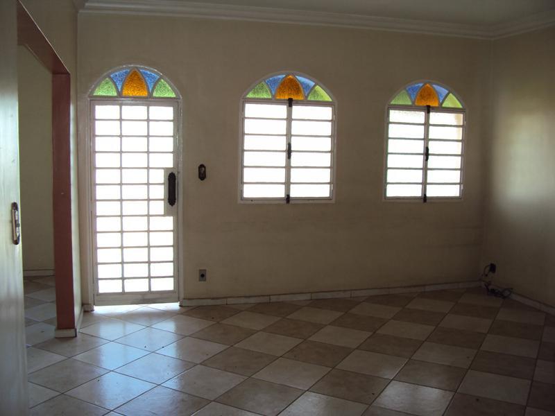 Casa, Vila Clóris, 3 Quartos, 4 Vagas, 1 Suíte